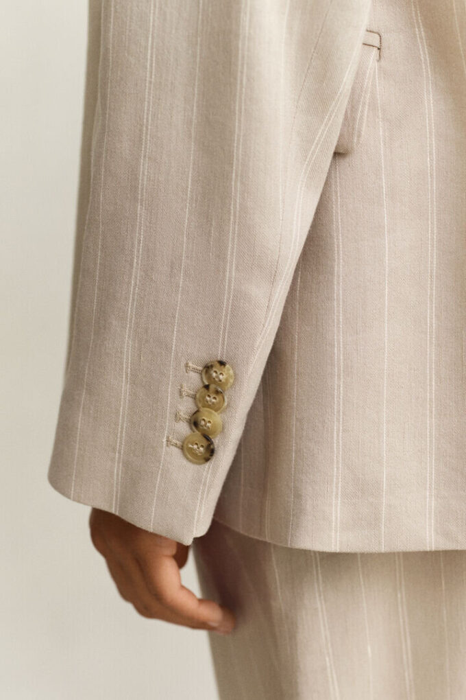 Blazer em mistura de linho com riscas finas