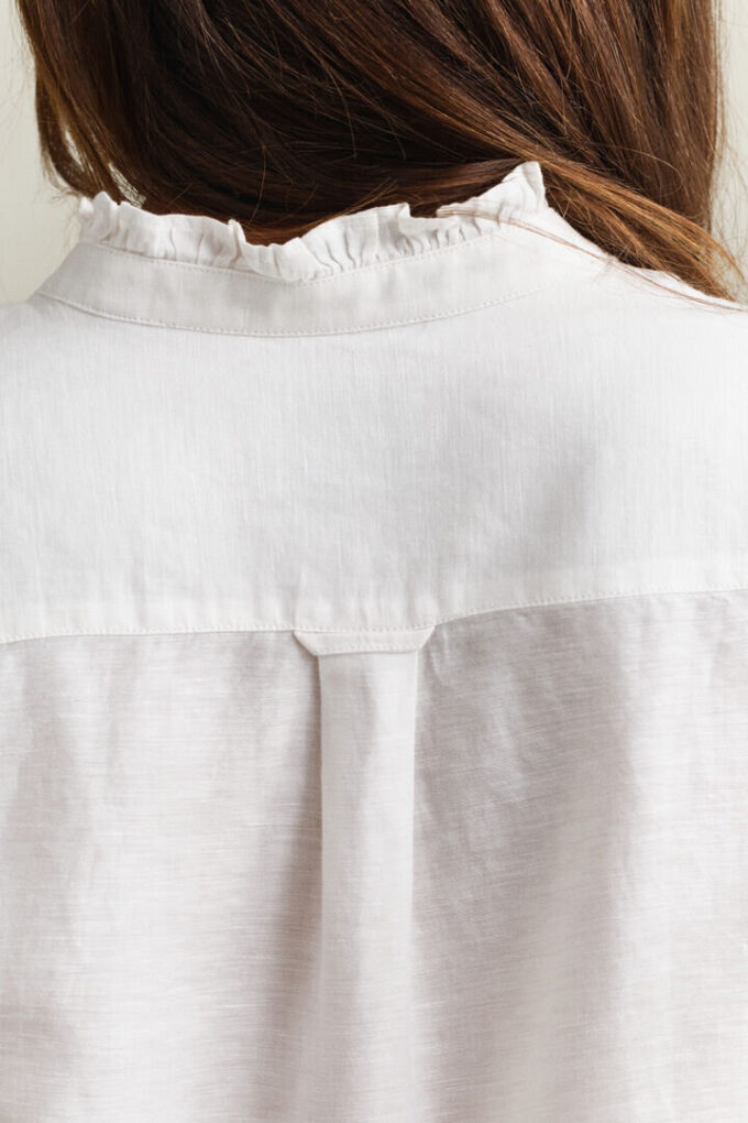 Blusa com folhos em mistura de linho