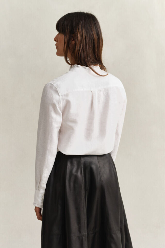 Blusa com folhos em mistura de linho