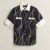 Blusa em contraste