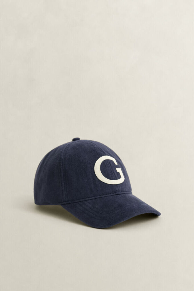 Boné com emblema G