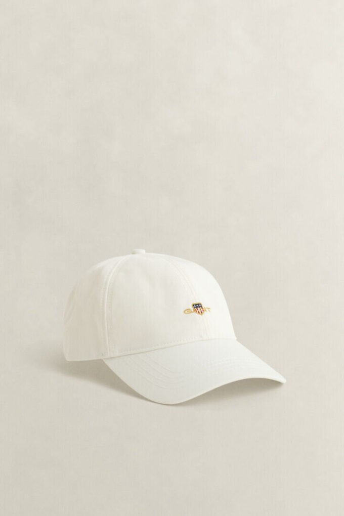 Boné em sarja de algodão com escudo