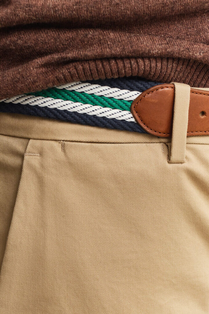 Calças chino elegantes de corte justo