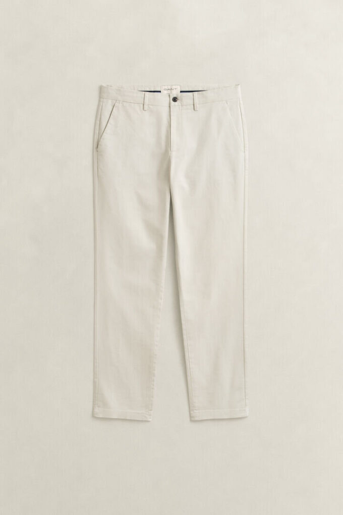 Calças chino elegantes de corte regular