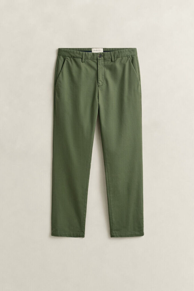 Calças chino elegantes de corte regular
