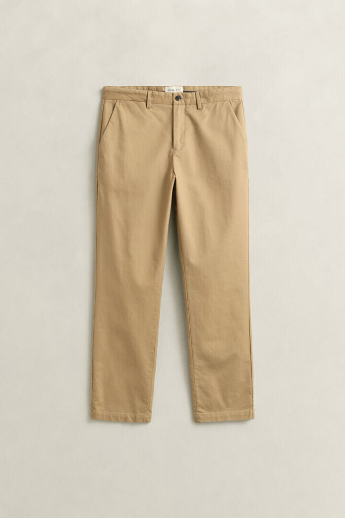 Calças chino elegantes de corte regular