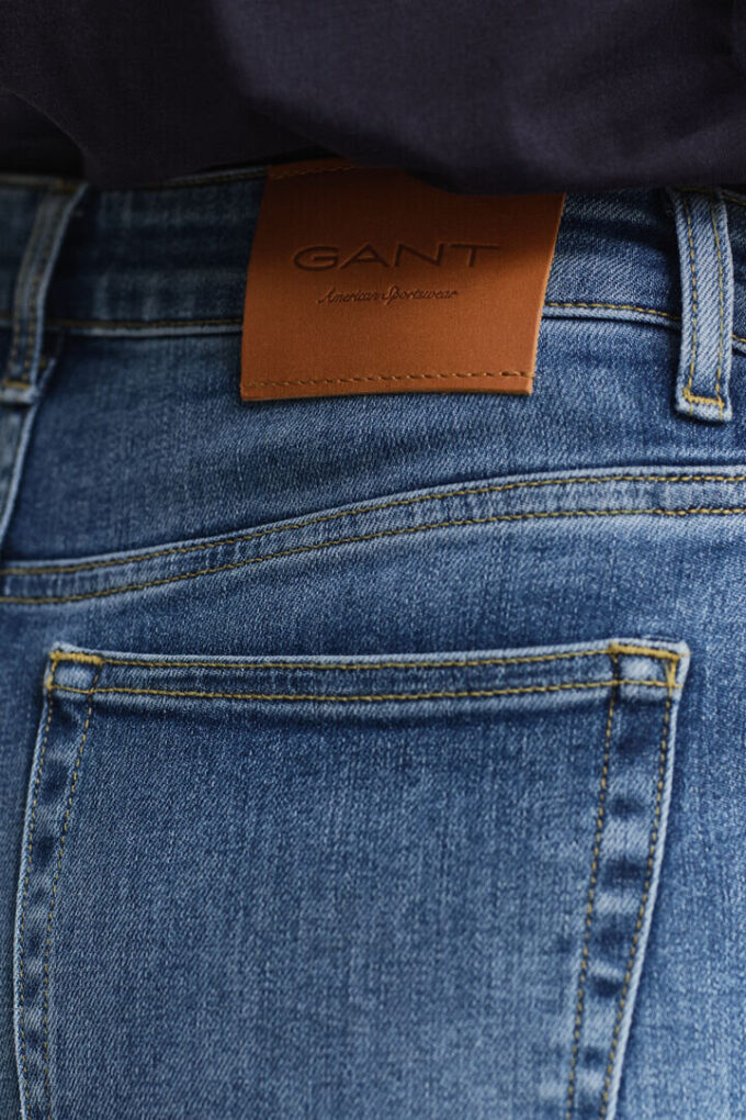Calças de Jeans justas e curtas