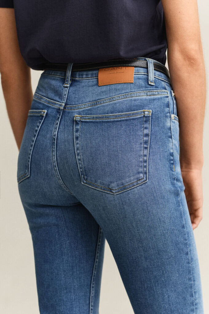 Calças de Jeans justas e curtas