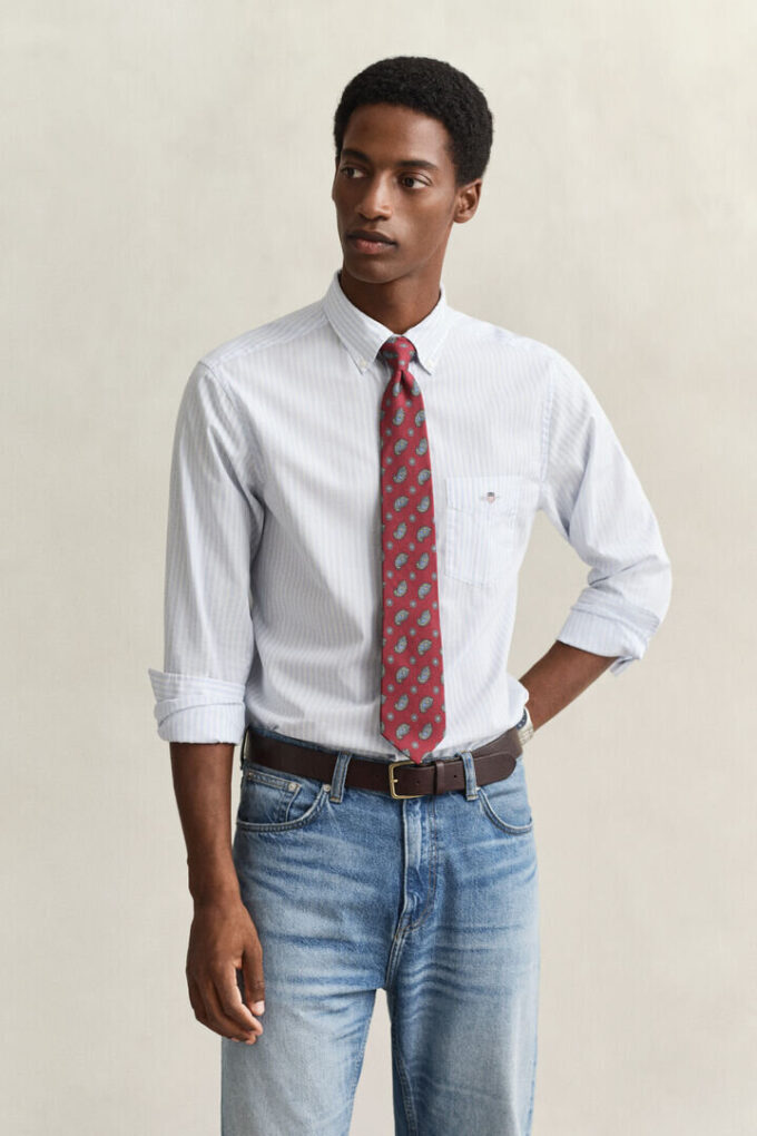 Camisa clássica de popelina às riscas