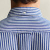 Camisa clássica de popelina às riscas