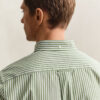 Camisa clássica de popelina às riscas