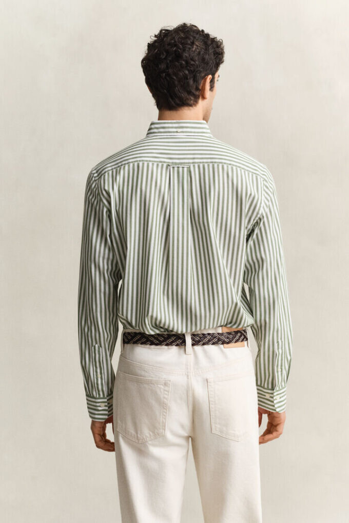 Camisa clássica de popelina às riscas
