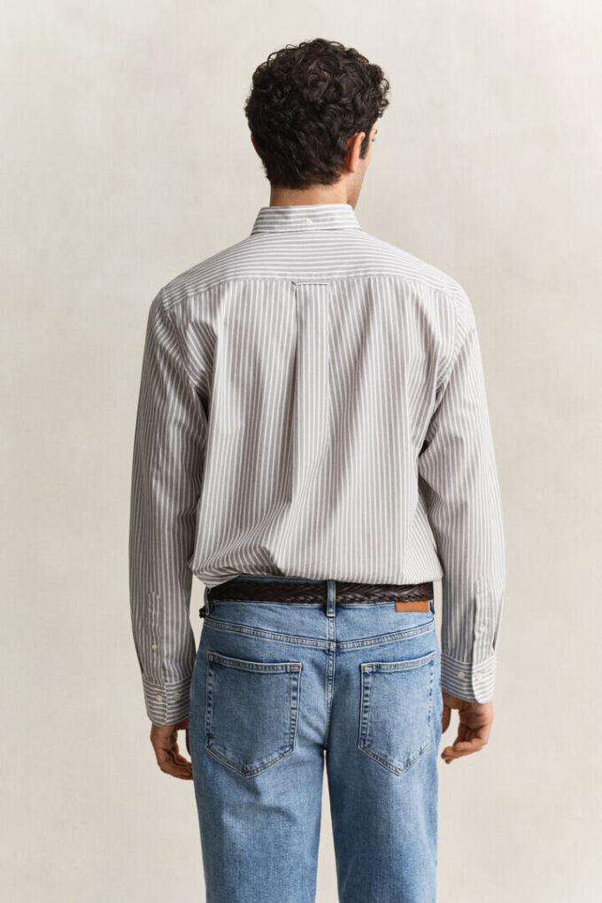 Camisa clássica de popelina às riscas
