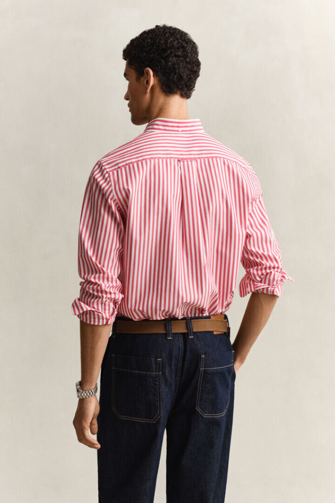 Camisa clássica de popelina às riscas
