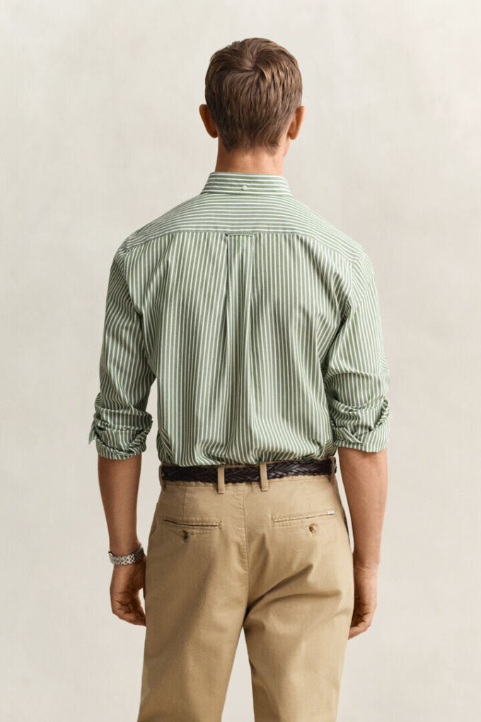 Camisa clássica de popelina às riscas