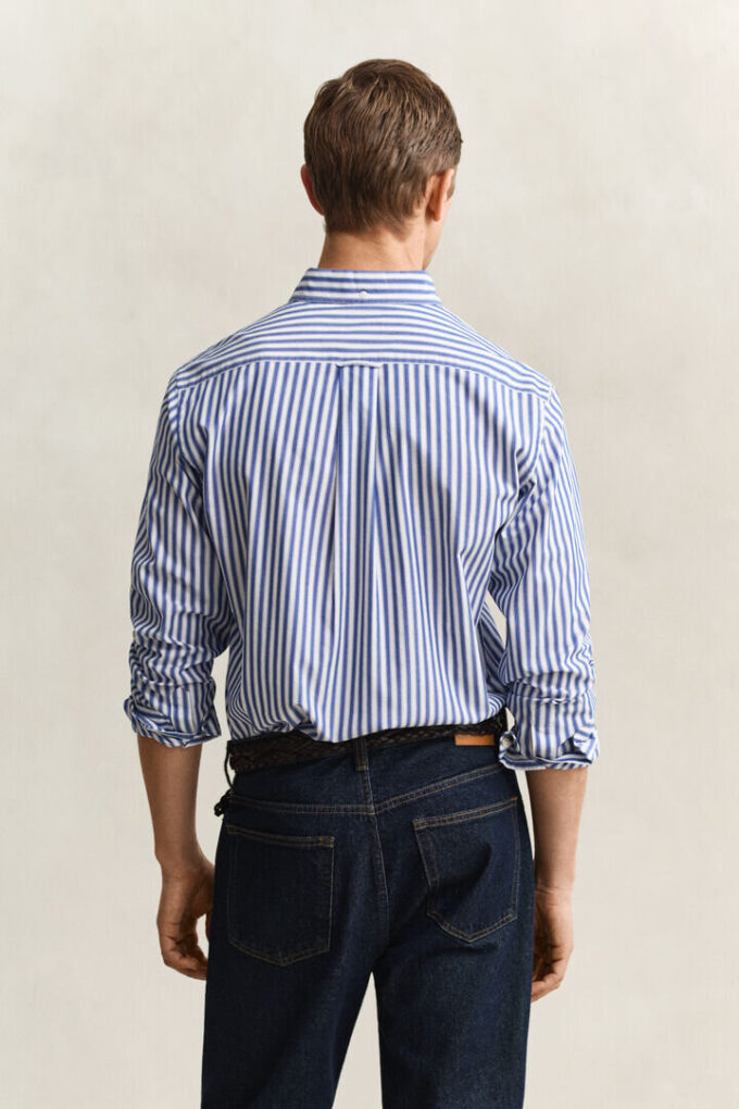 Camisa clássica de popelina às riscas