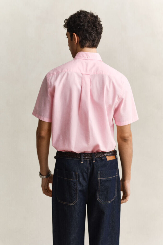 Camisa de calções clássica de manga curta em popelina