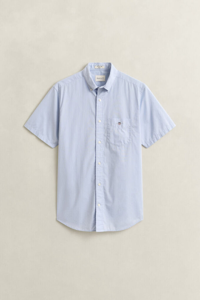 Camisa de calções clássica de manga curta em popelina