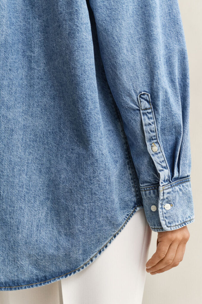 Camisa de ganga bordada