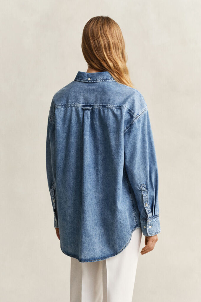 Camisa de ganga bordada