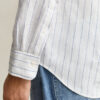 Camisa de linho às riscas