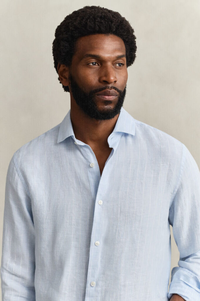 Camisa de linho às riscas