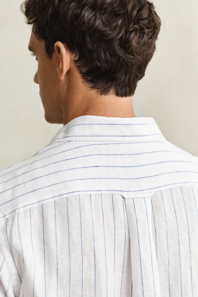 Camisa de linho às riscas