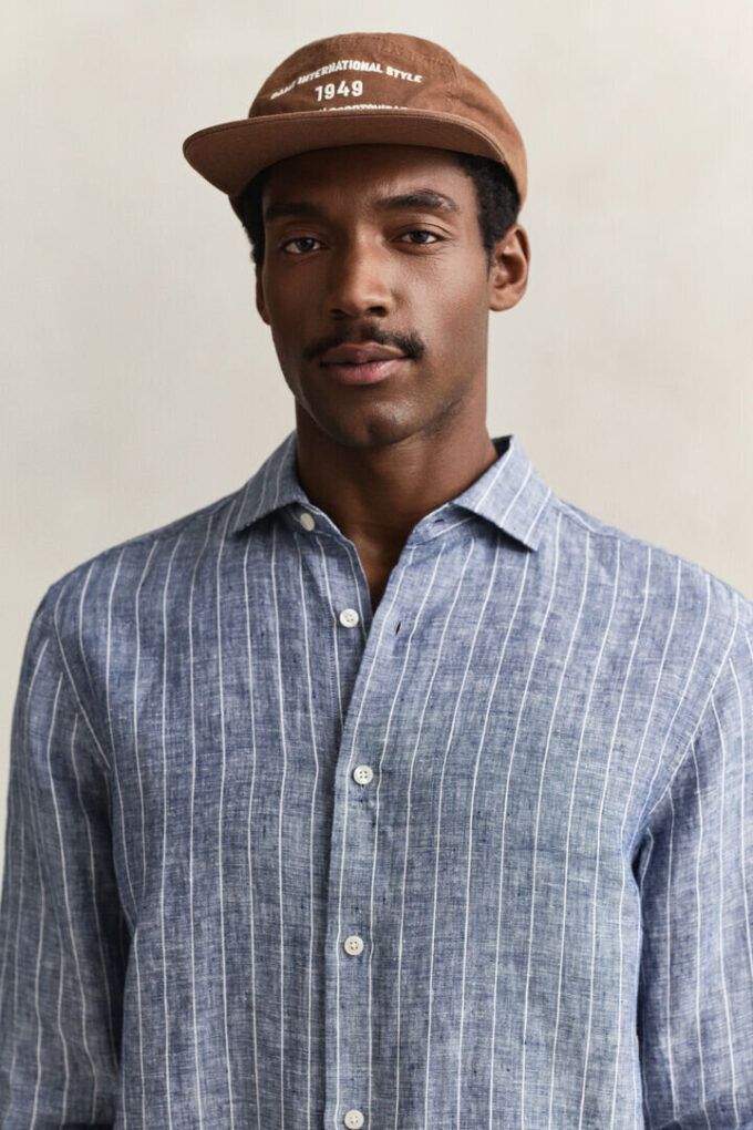 Camisa de linho às riscas