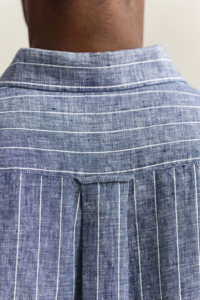 Camisa de linho às riscas