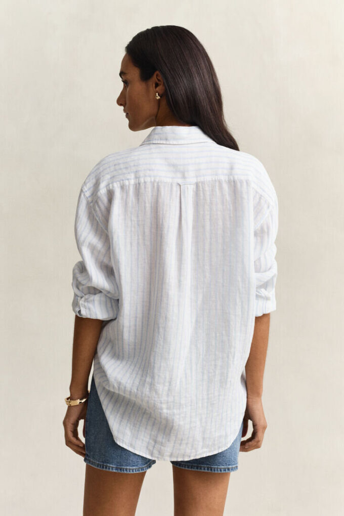 Camisa de linho às riscas com corte descontraído