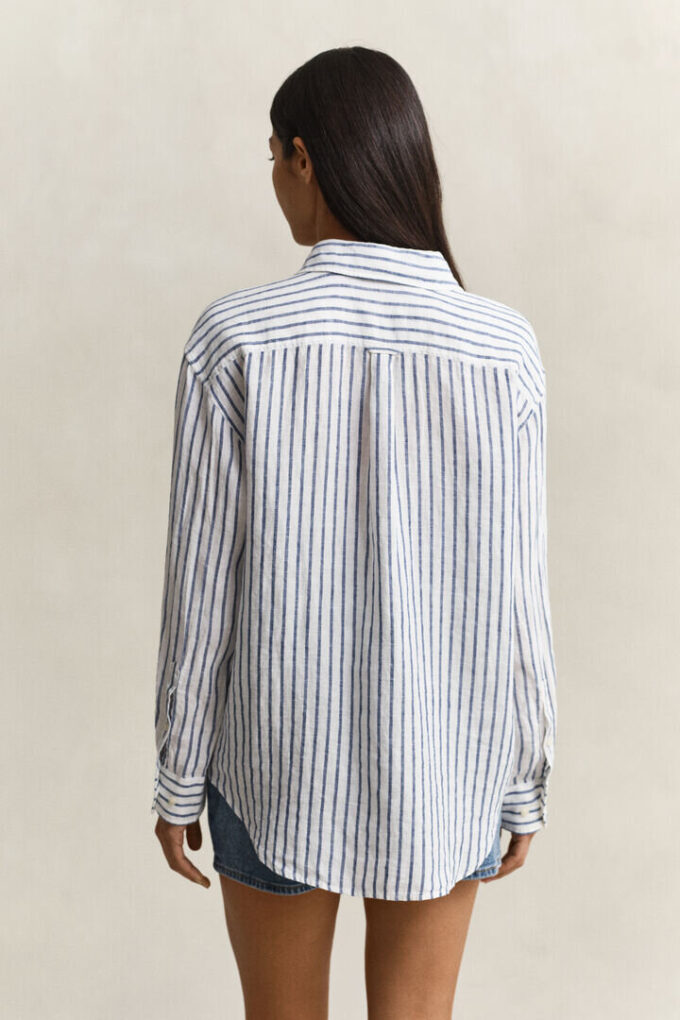 Camisa de linho às riscas com corte descontraído
