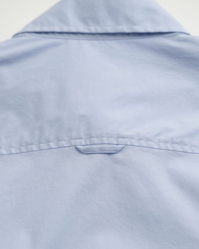 Camisa de popeline de corte justo