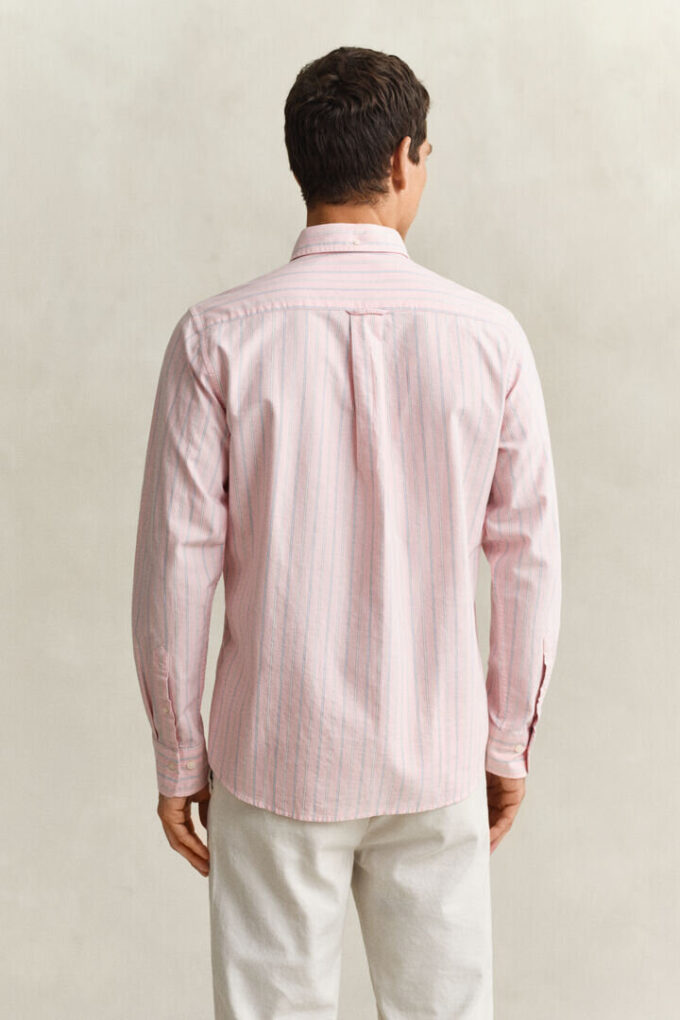 Camisa Oxford clássica às riscas