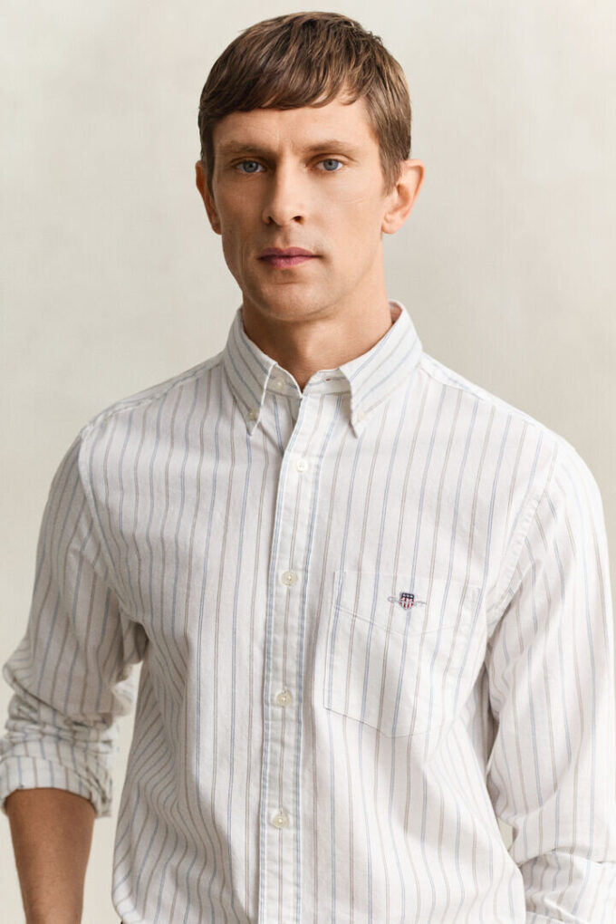Camisa Oxford clássica às riscas