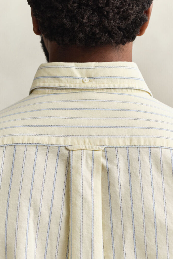 Camisa Oxford clássica às riscas