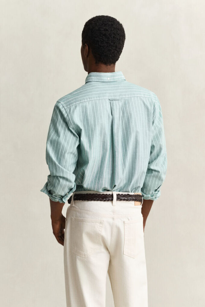 Camisa Oxford clássica às riscas
