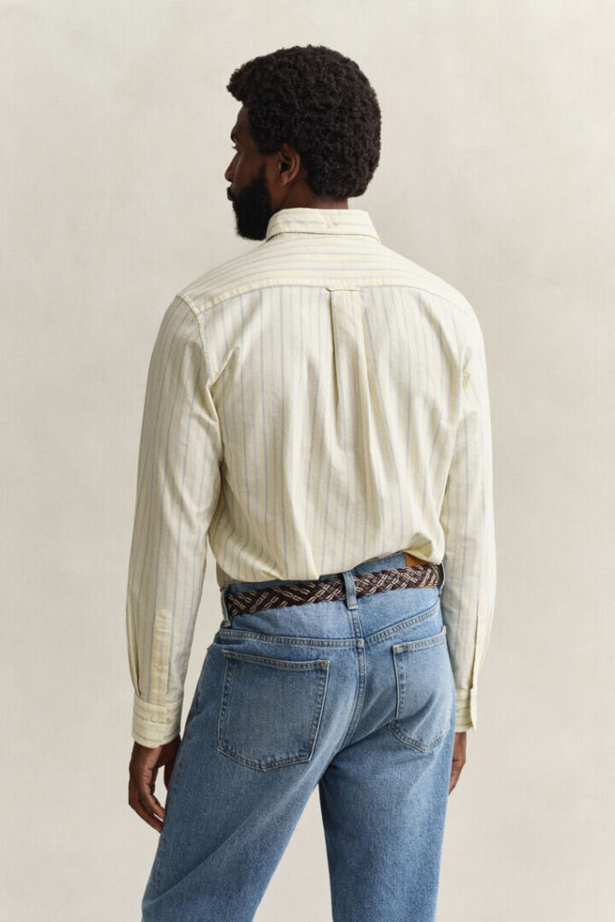 Camisa Oxford clássica às riscas