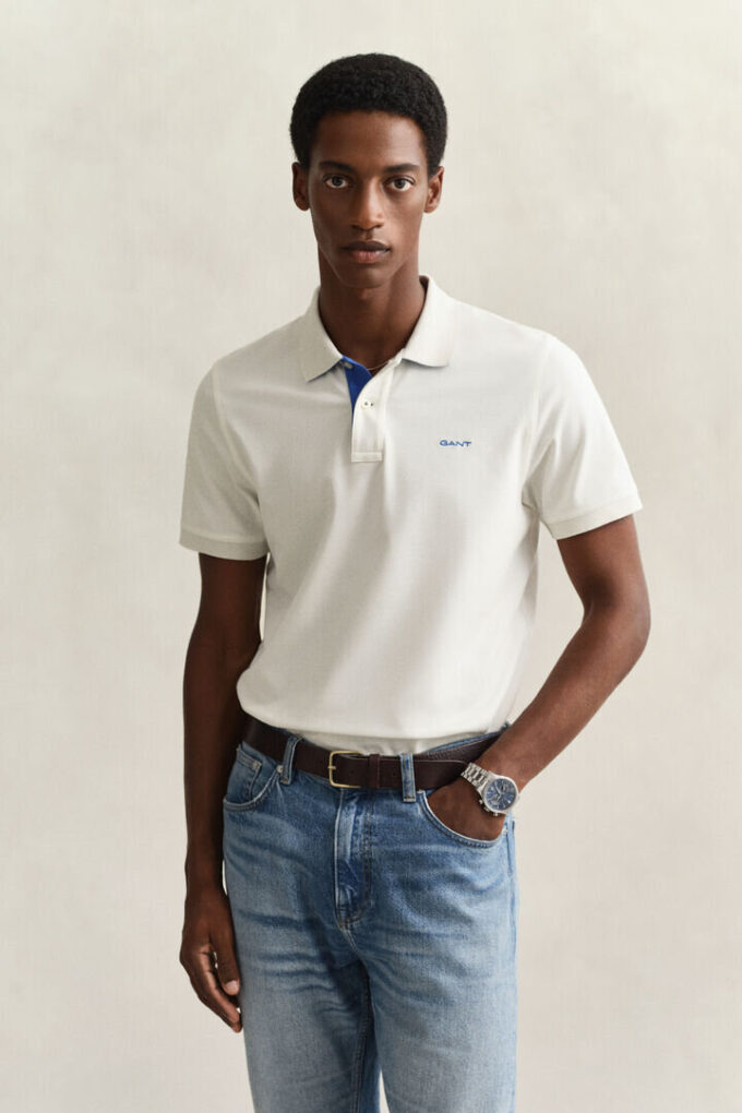 Camisa polo em piqué contrastante