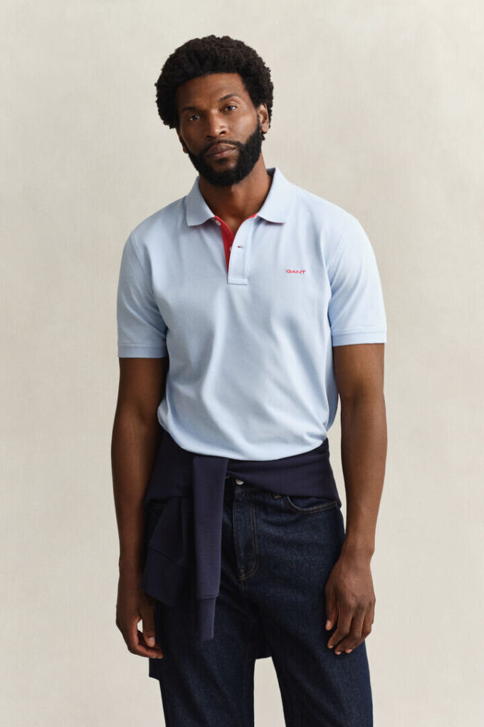 Camisa polo em piqué contrastante