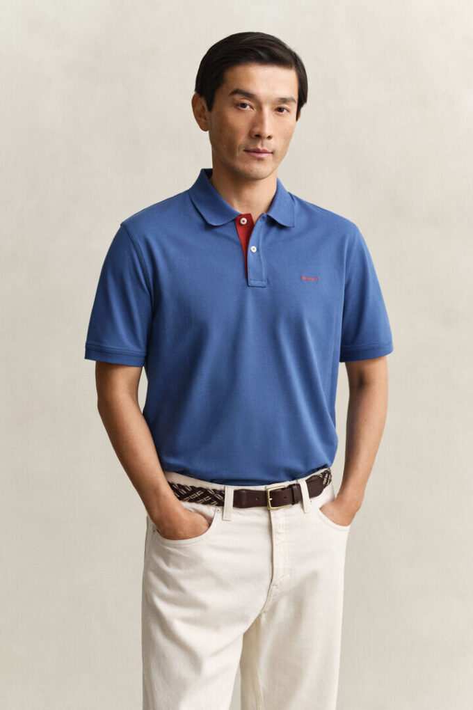 Camisa polo em piqué contrastante
