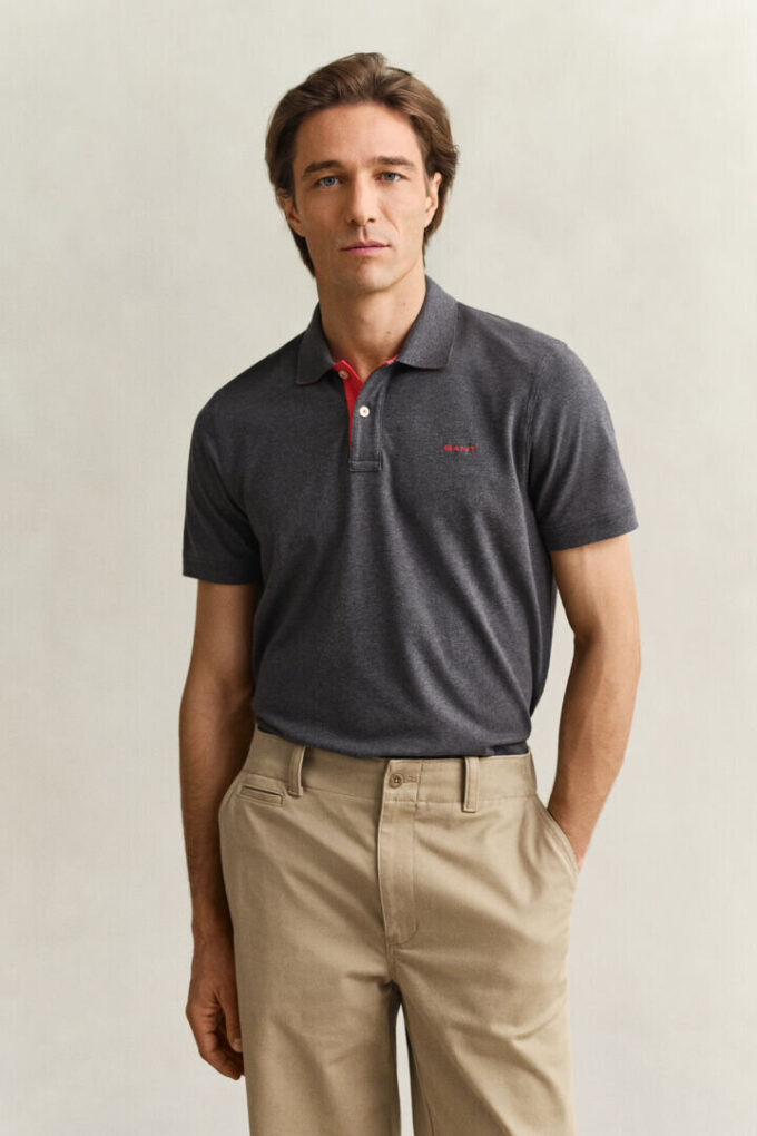 Camisa polo em piqué contrastante