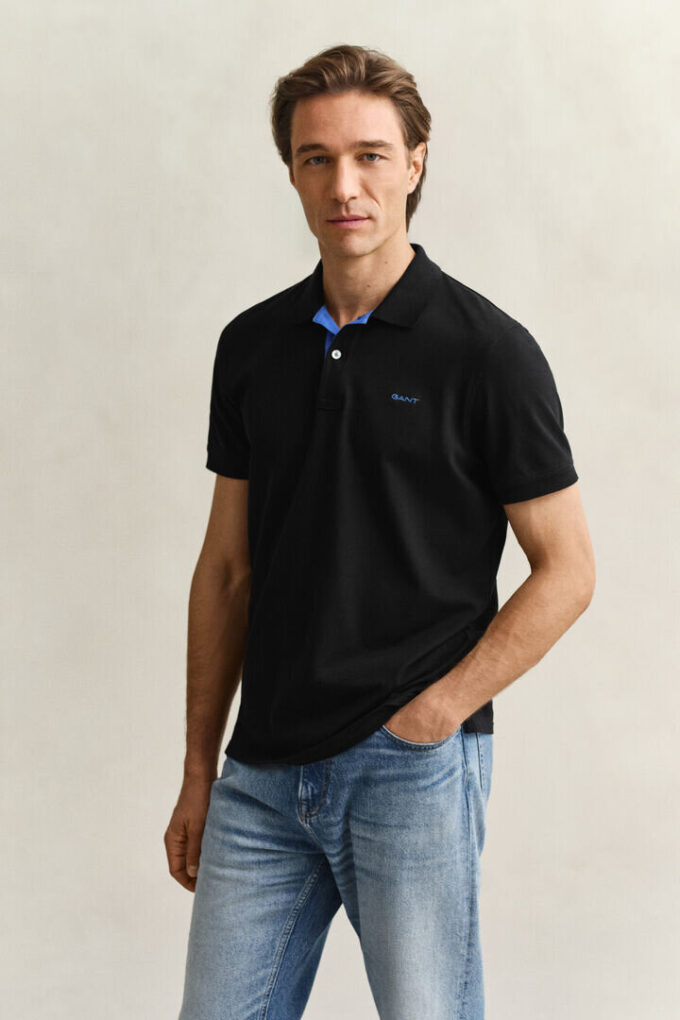 Camisa polo em piqué contrastante