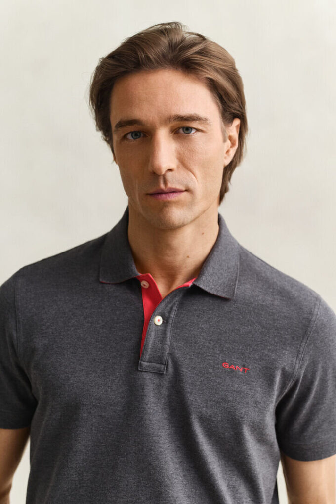 Camisa polo em piqué contrastante