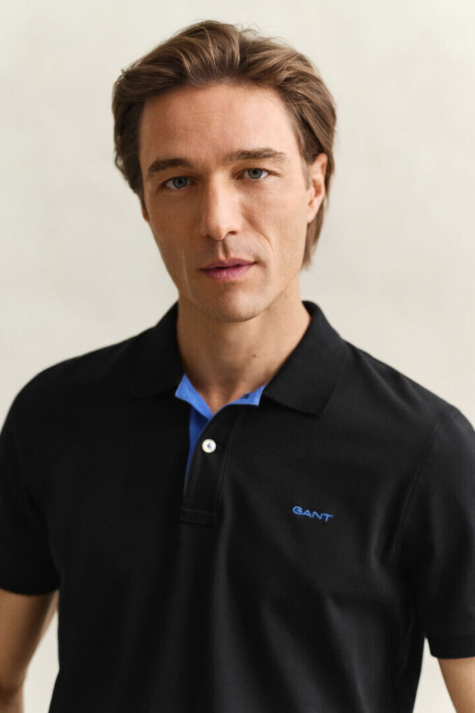 Camisa polo em piqué contrastante