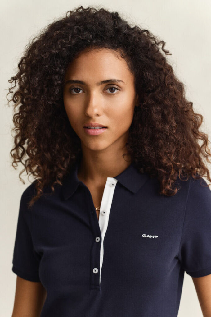 Camisa polo em piqué contrastante
