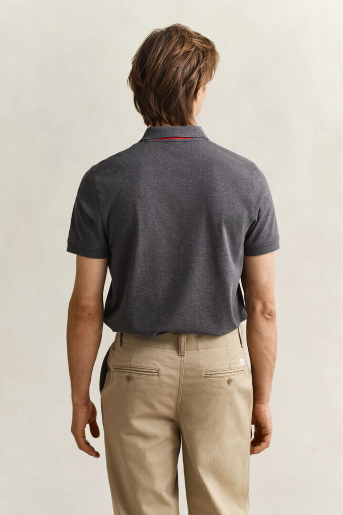 Camisa polo em piqué contrastante