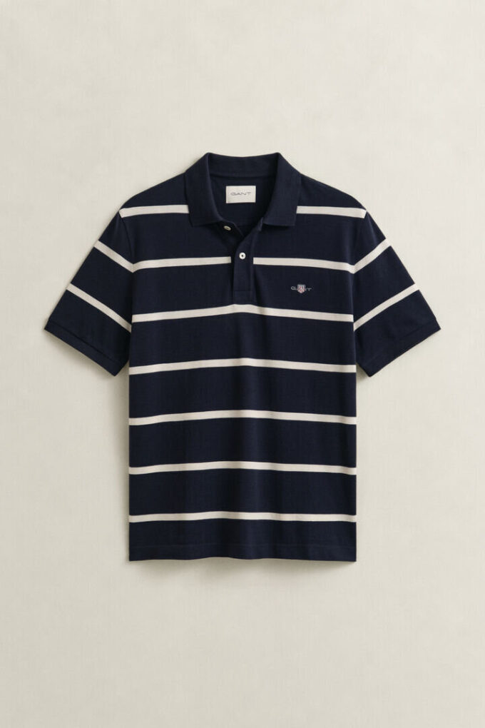 Camisa polo às riscas