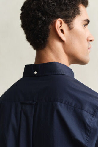 Camisas clássicas de popelina de corte regular