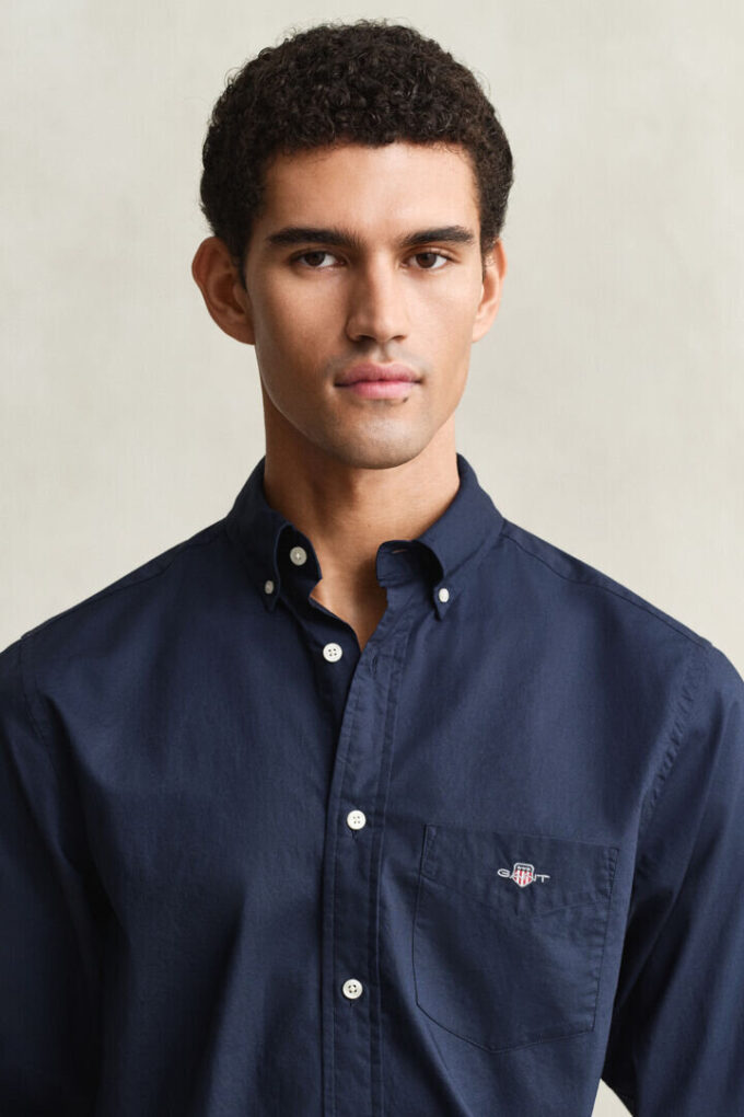 Camisas clássicas de popelina de corte regular