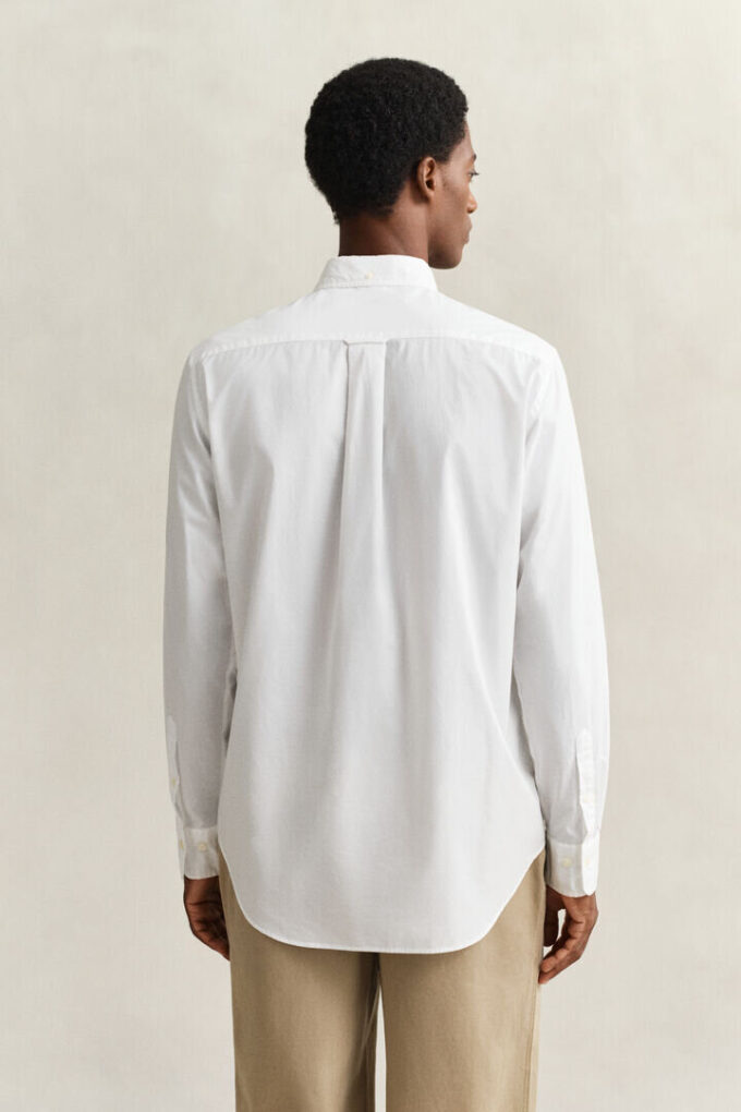 Camisas clássicas de popelina de corte regular